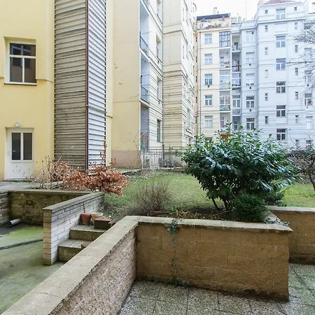 Cosy Modern In Vinohrady By Easybnb